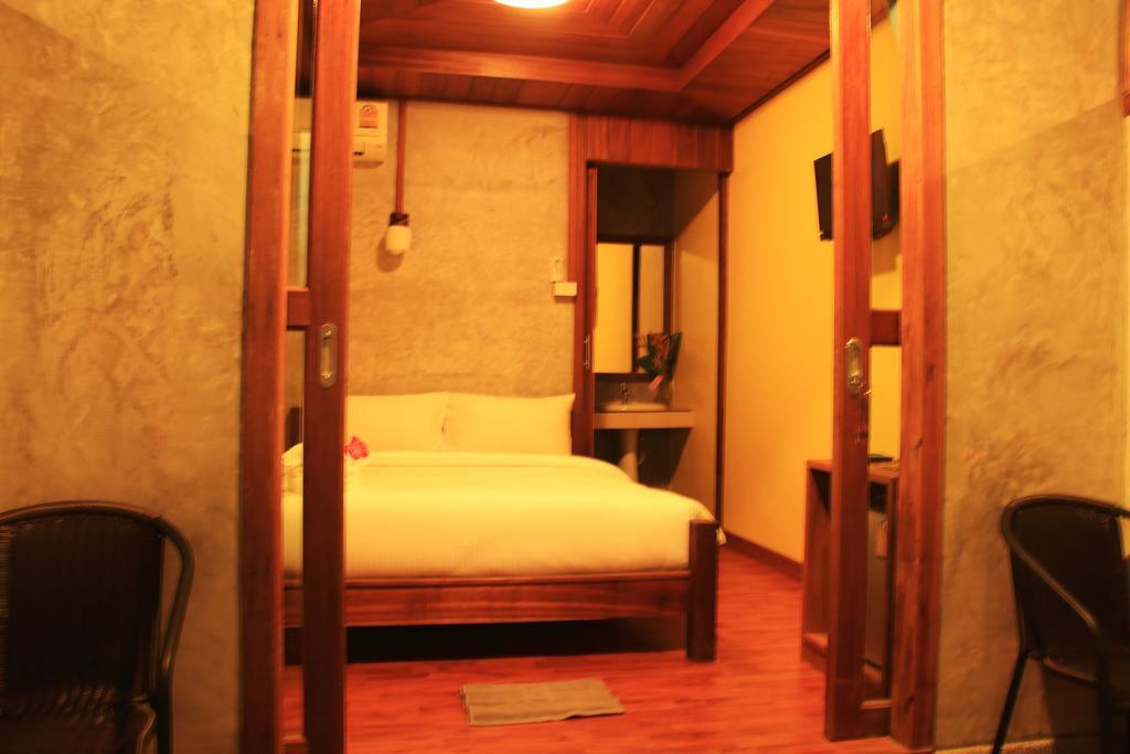 The Noi Guest House & Restaurant Koh Lipe Extérieur photo