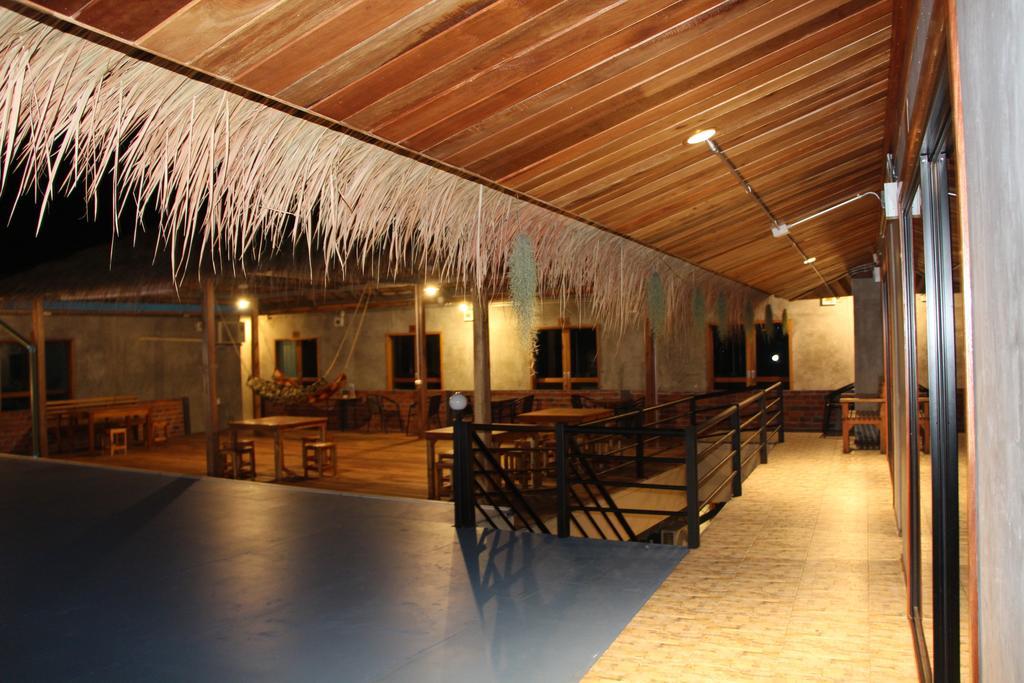 The Noi Guest House & Restaurant Koh Lipe Extérieur photo
