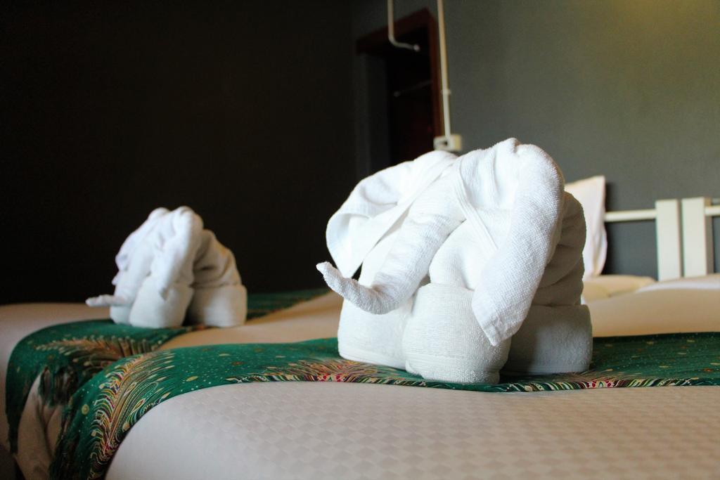 The Noi Guest House & Restaurant Koh Lipe Extérieur photo