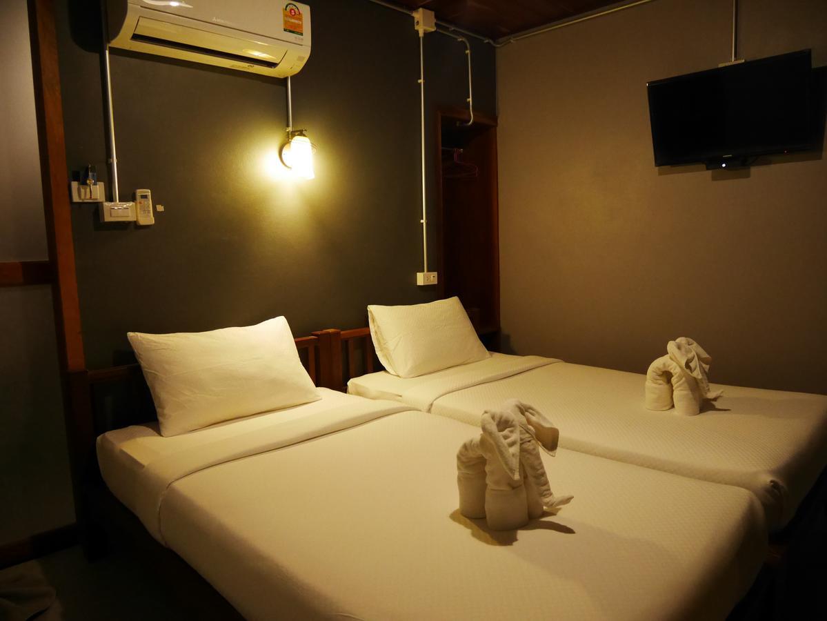 The Noi Guest House & Restaurant Koh Lipe Extérieur photo