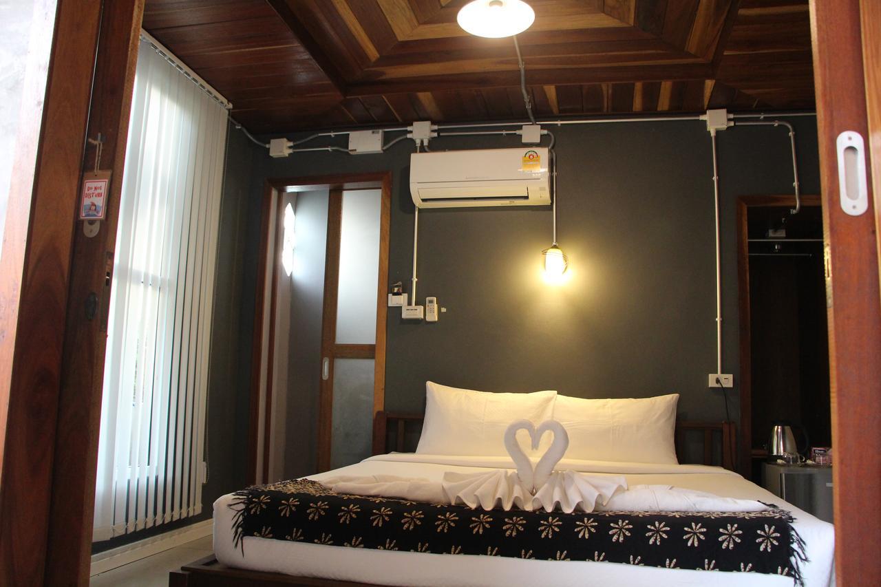 The Noi Guest House & Restaurant Koh Lipe Extérieur photo