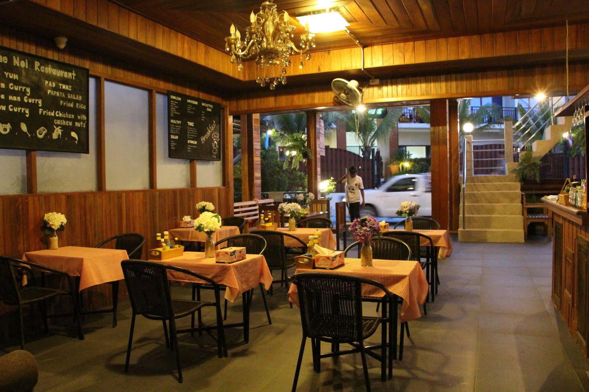The Noi Guest House & Restaurant Koh Lipe Extérieur photo