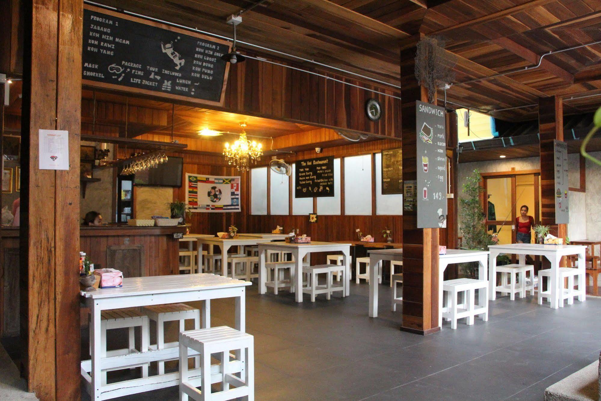 The Noi Guest House & Restaurant Koh Lipe Extérieur photo