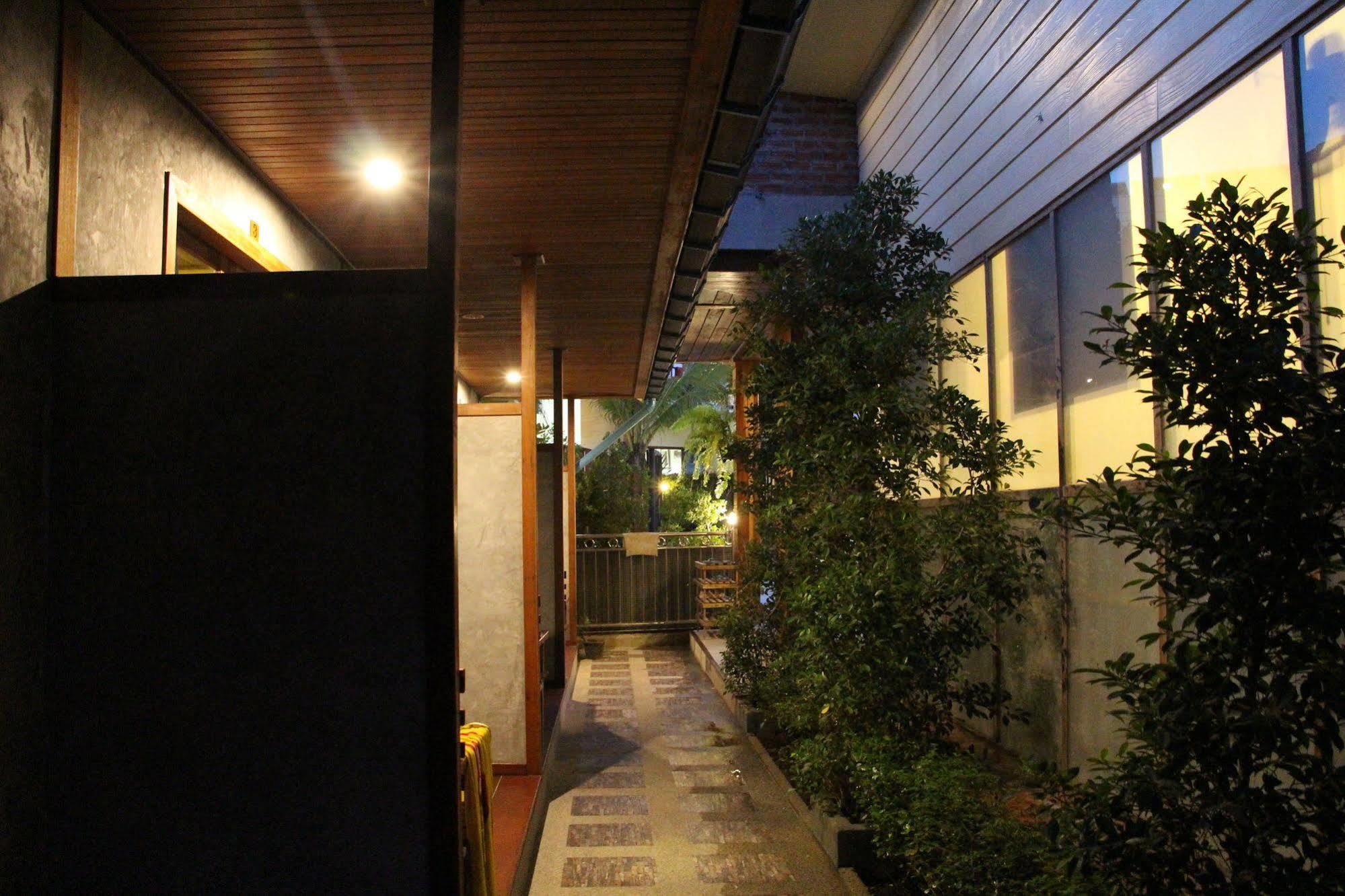 The Noi Guest House & Restaurant Koh Lipe Extérieur photo