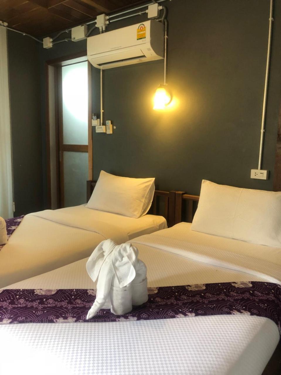 The Noi Guest House & Restaurant Koh Lipe Extérieur photo